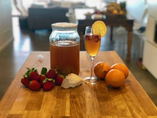 Kombucha with Crsytals blg Kombucha with Crsytals blg