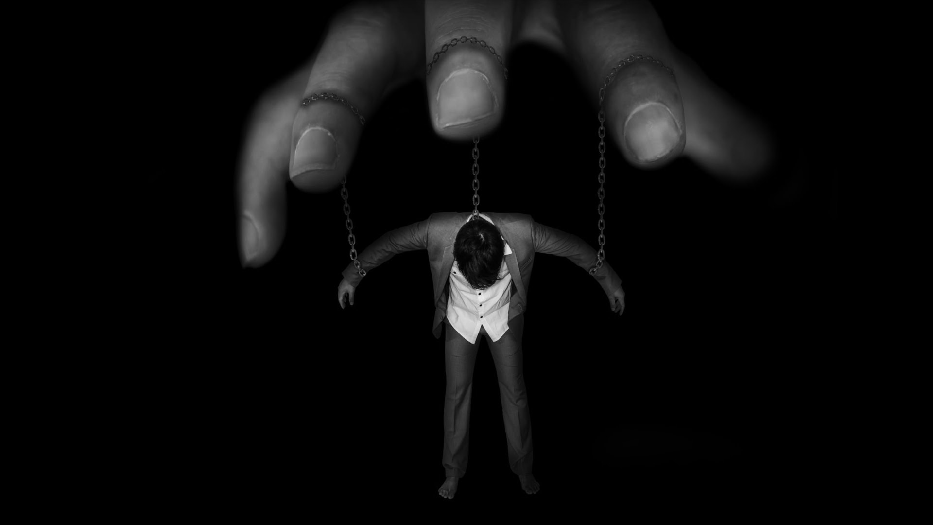 Human control. Марионетка человек. Рука с марионеткой. Управляет марионетками. Человек Кукловод.